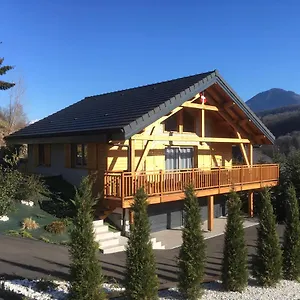 https://chalet-a-la-campagne.hotels-rhonealpes.com
